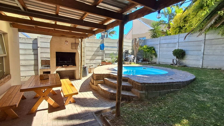 3 Bedroom Property for Sale in Protea Heights Western Cape